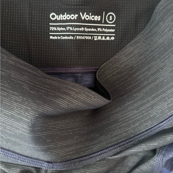 Outdoor Voices Lot of 2 size small leggings… navy blue crop capri style - Picture 8 of 8